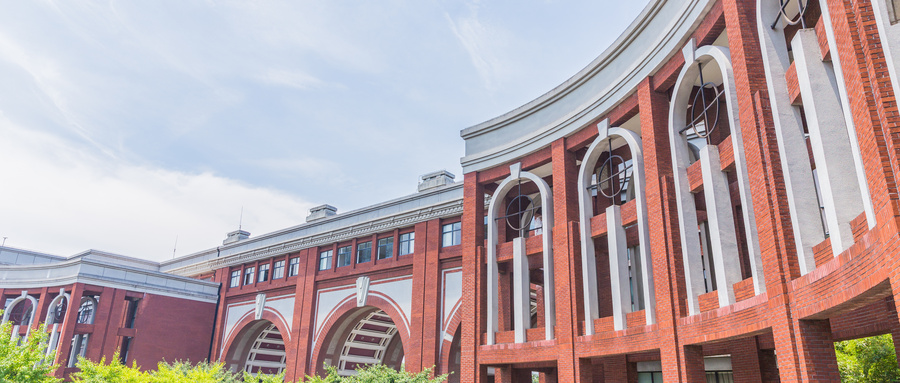重庆大学的宿舍热水供应系统普遍用哪种？