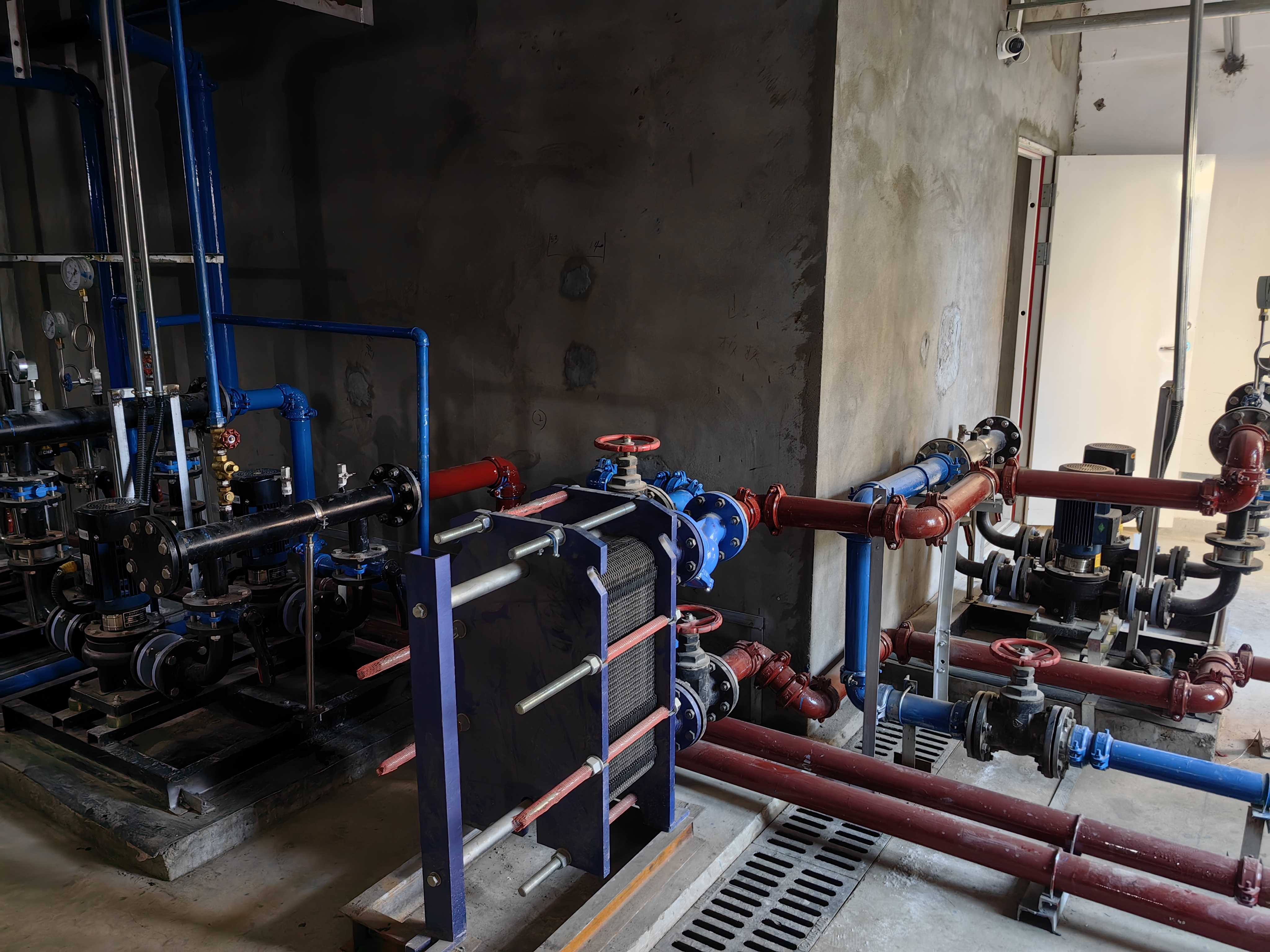 新疆和田隆迈·春风里综合商业楼采暖热水改造项目