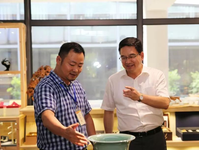 绍兴市市长盛阅春一行调研越青堂