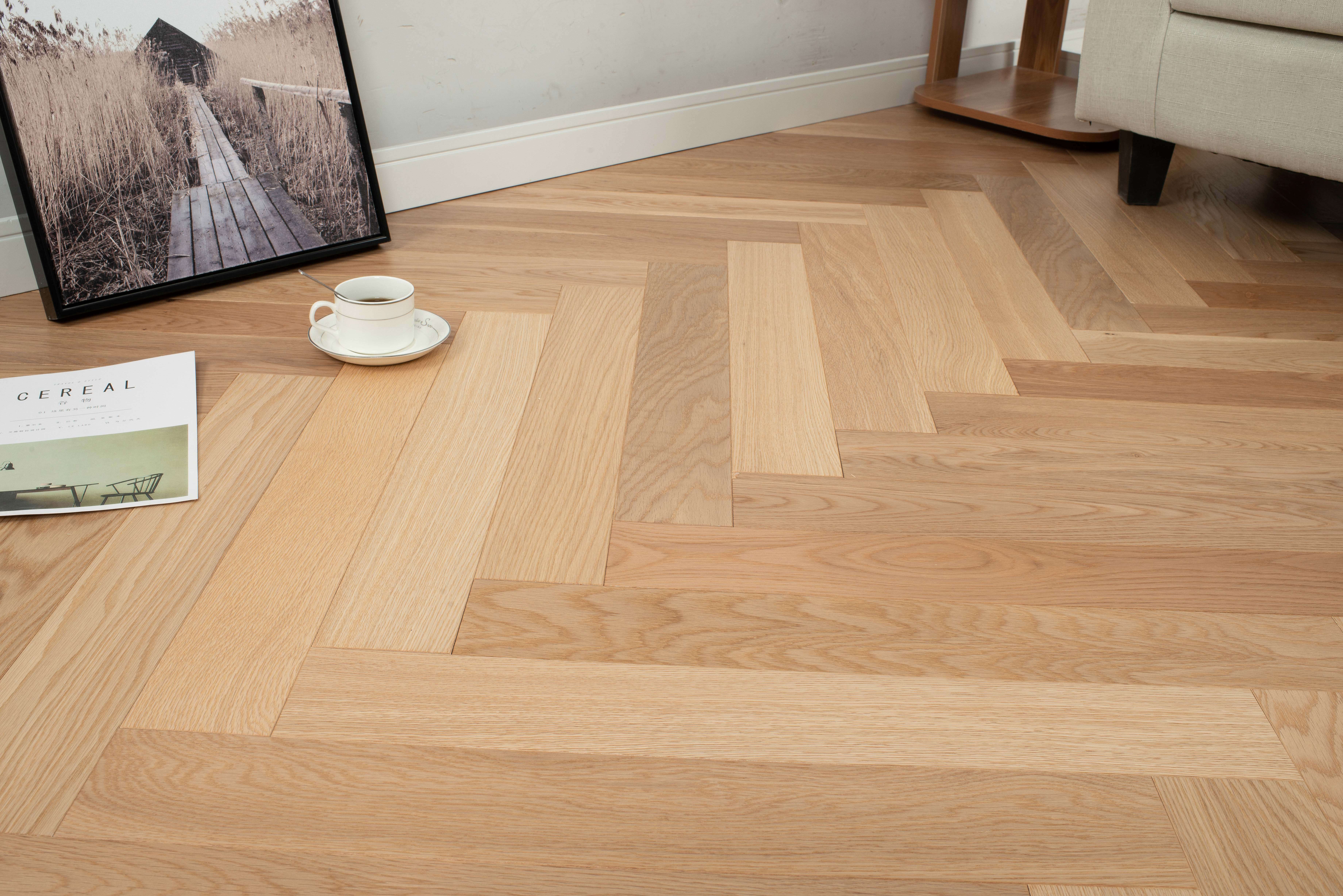 s8809新三层人字拼600*92*15mm 橡木本色拉丝-瑞宜地板