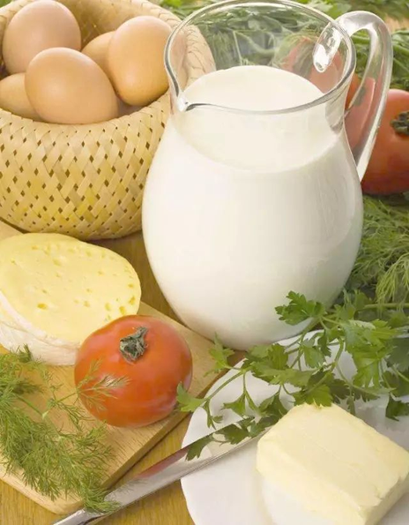 健脾,益气:牛奶番茄鲜牛奶200毫升,番茄250克,鲜鸡蛋3枚.