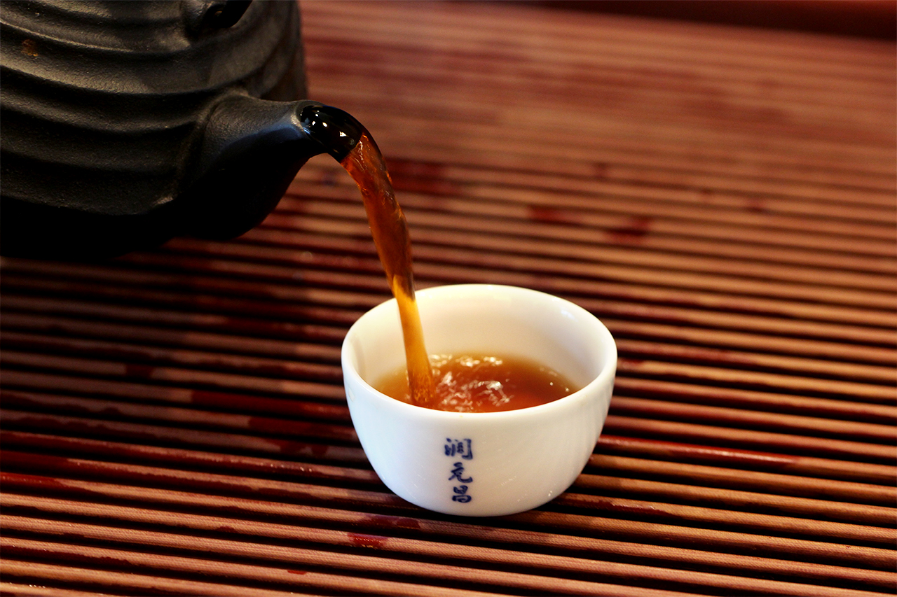 润元昌普洱茶茶汤
