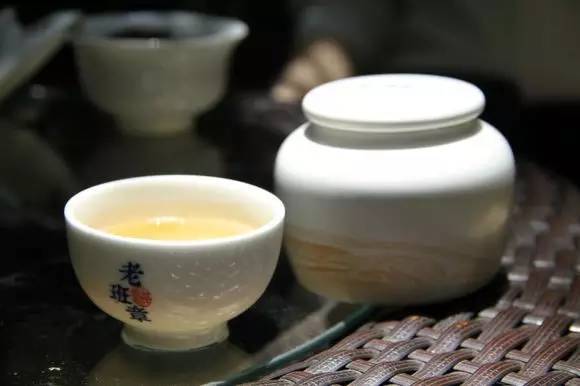 润元昌普洱茶茶叶罐