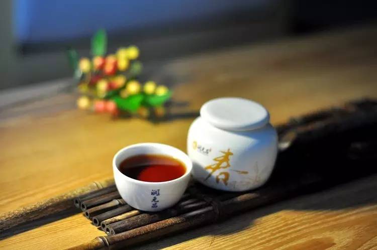 润元昌普洱茶茶汤-1