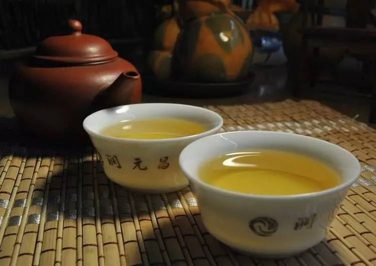 润元昌普洱茶茶汤-2