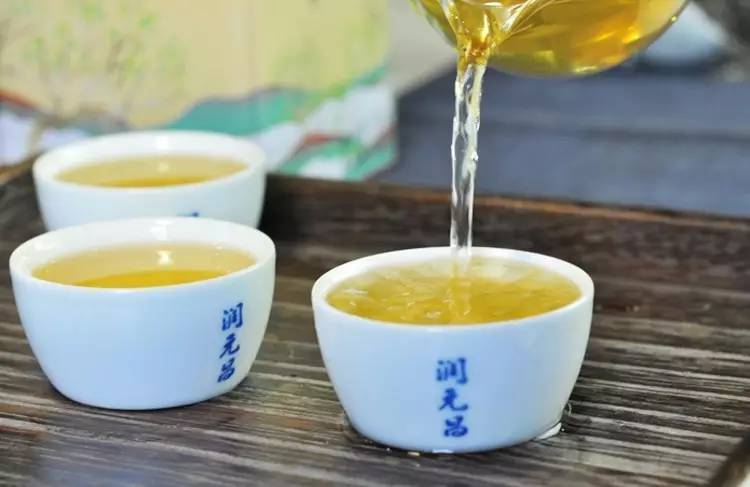 润元昌普洱茶茶汤-4