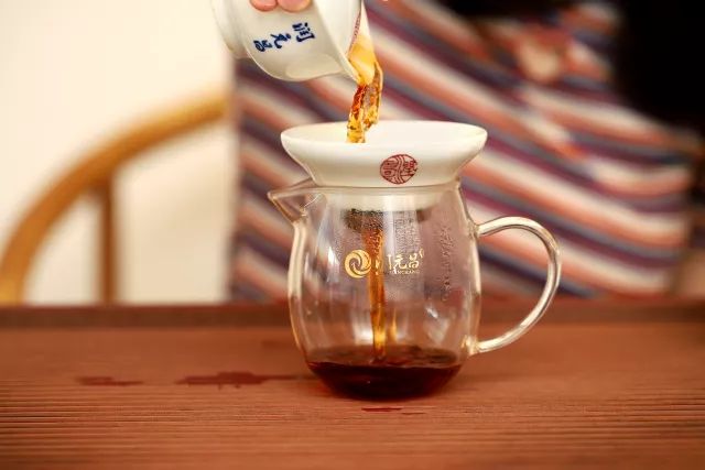 润元昌蓝铁普洱茶-3