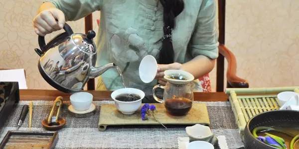 润元昌普洱茶小鱼茶艺-1