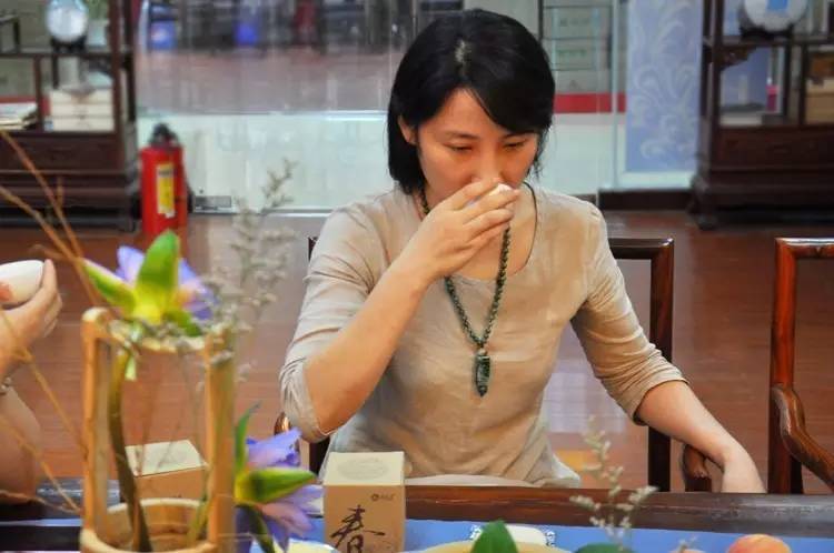 润元昌普洱茶小鱼茶艺-5