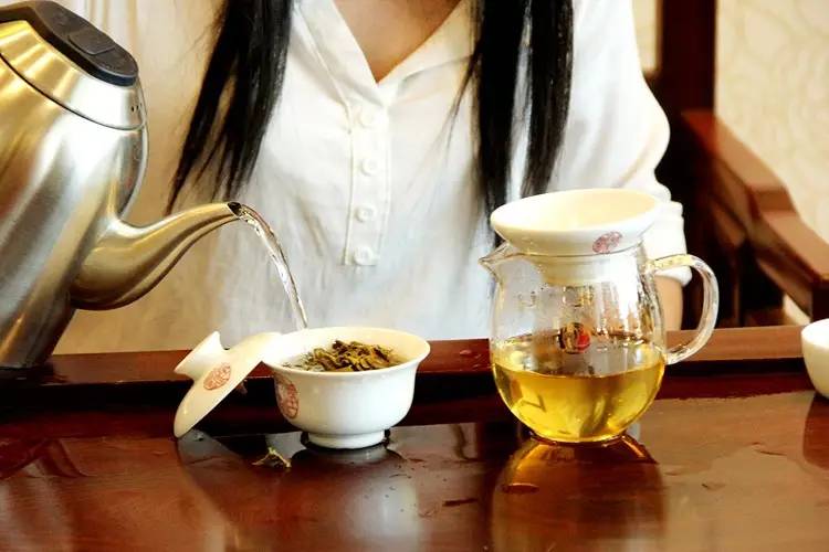 润元昌555普洱茶-1