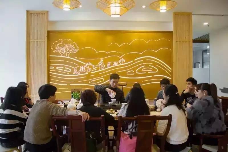 ▲-授课老师讲解老茶头冲泡知识4