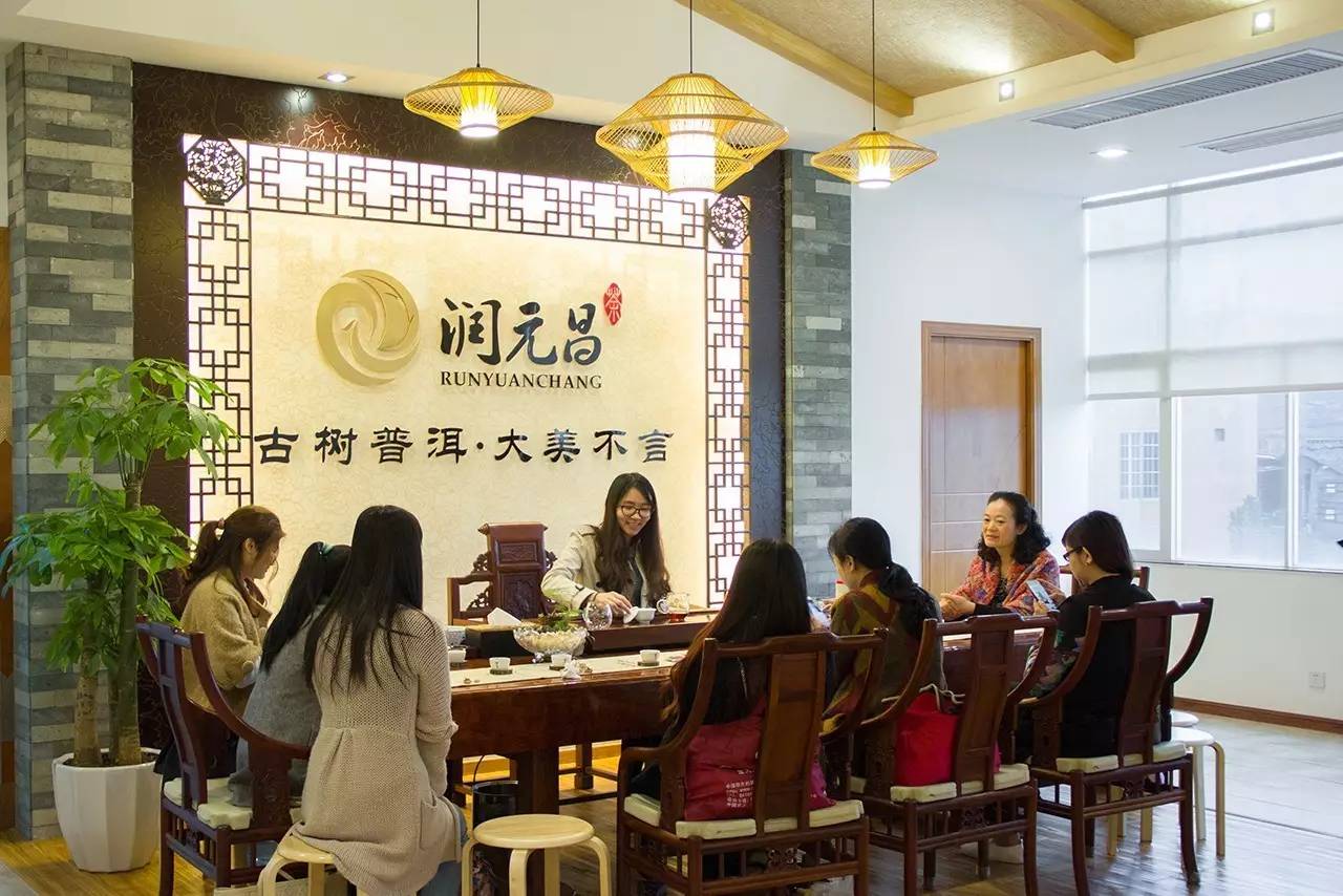 ▲-学员在实操课中练习、运用所学知识3