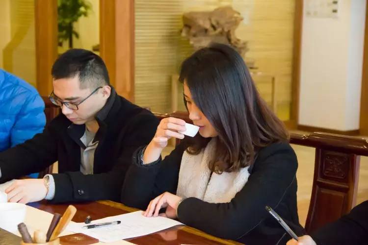 润元昌普洱茶班章典藏品鉴-6