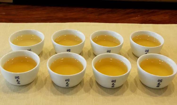 润元昌普洱茶珍品蓝印开汤-5