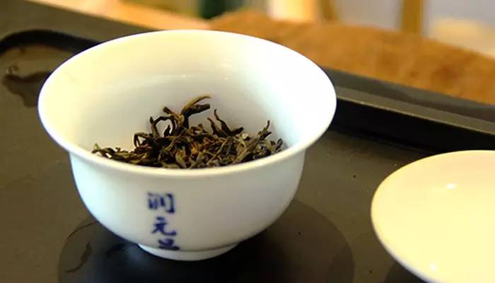 润元昌普洱茶冲泡小技巧-4