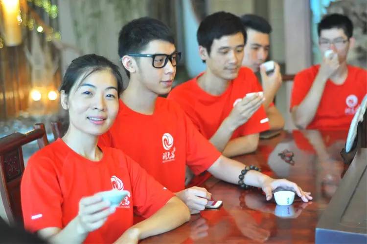 润元昌普洱茶大班章纯料品鉴-1