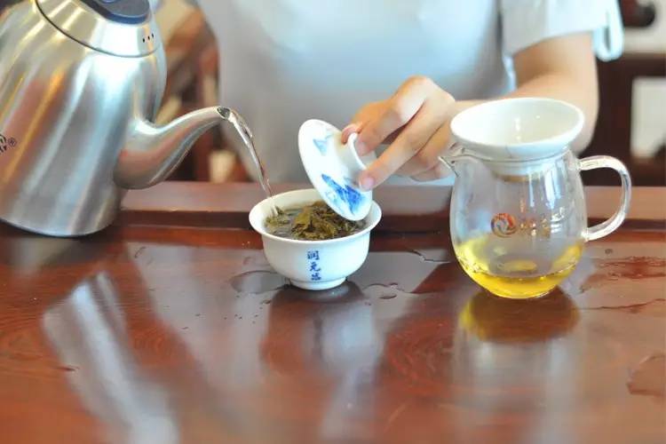 润元昌普洱茶大班章纯料品鉴-8