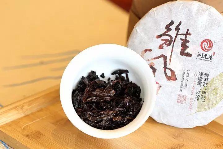 潤元昌2017年雛鳳熟餅生肖紀(jì)念茶普洱熟茶