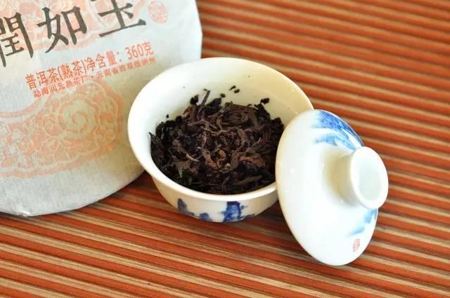 润元昌2015年润如玉熟饼普洱熟茶