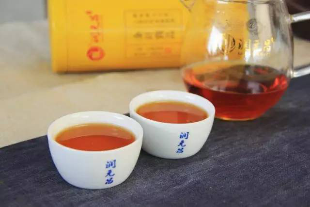 古树红茶茶汤图片