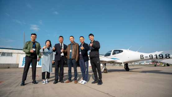 红土航空来我校襄阳基地考察面试-湖北蔚蓝通用航空科技股份有限公司