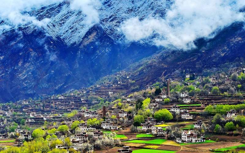 甲居藏寨风光