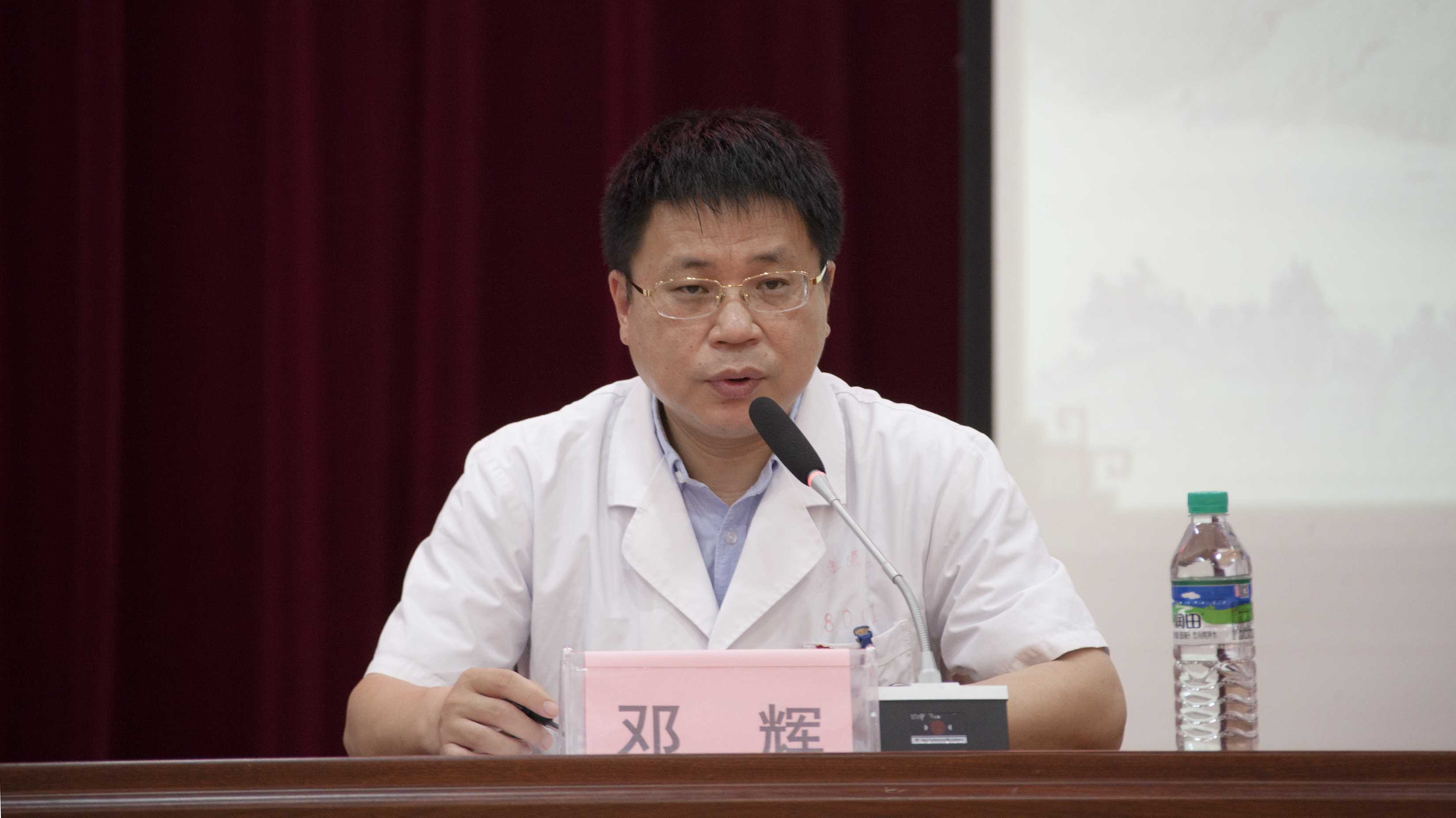 邓辉强调,当前医院迎来百年难遇的发展良机,新院建设和双提升工作成效