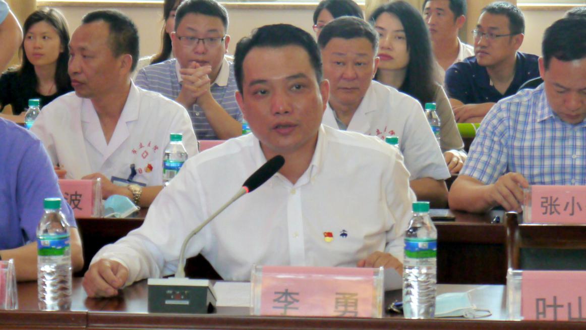 赣州市卫健委主任刘春文一行到赣州市立医院广东省人