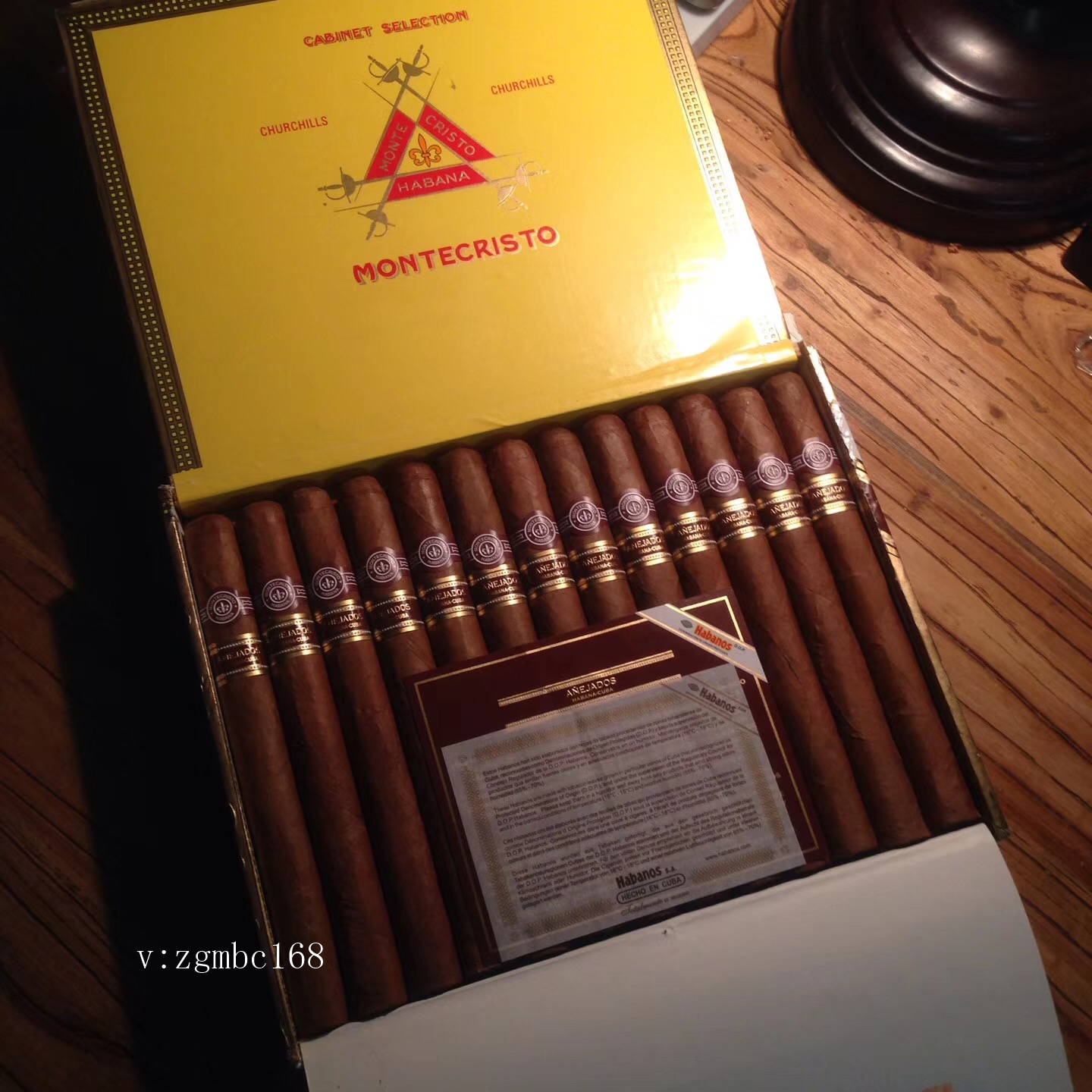 churchills anejados您的雪茄客服1:zgmbc168蒙特丘吉尔茄衣深黑,充满