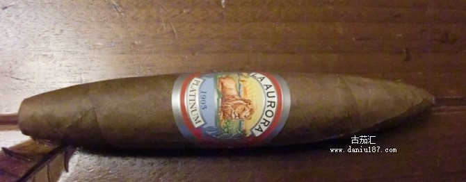 奥罗拉la aurora第一个在多米尼加生产的雪茄-像黎明一样升起