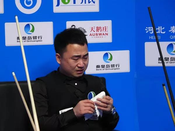 夺冠一刻泪水夺眶而出楚秉杰乔氏最高荣誉师父最重对手眼泪实在绷不住