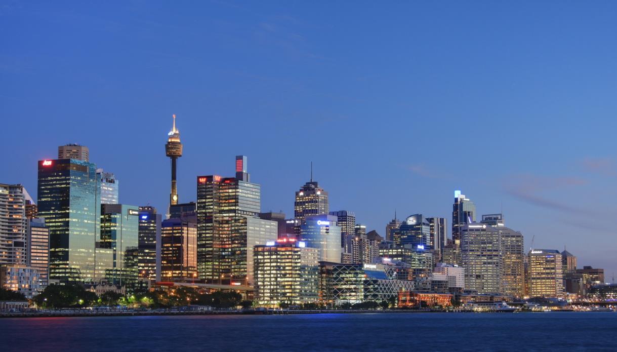 C:\Users\zhangqm\Pictures\temp\移民\City_of_sydney_from_the_balmain_wharf_dusk_cropped2.jpg