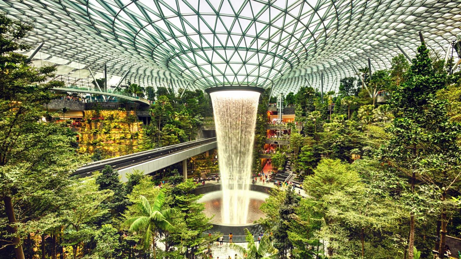 C:\Users\zhangqm\Pictures\temp\移民\Singapore-Jewel-Changi-Airport-Getty-Featured-Image.jpg