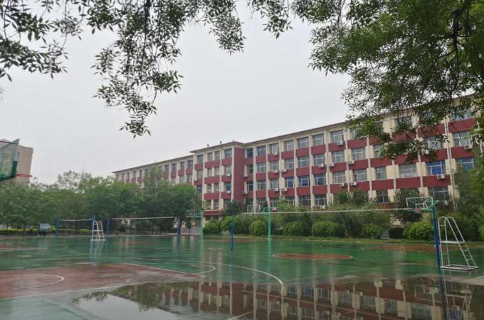 东风中学召开线上教学质量分析会