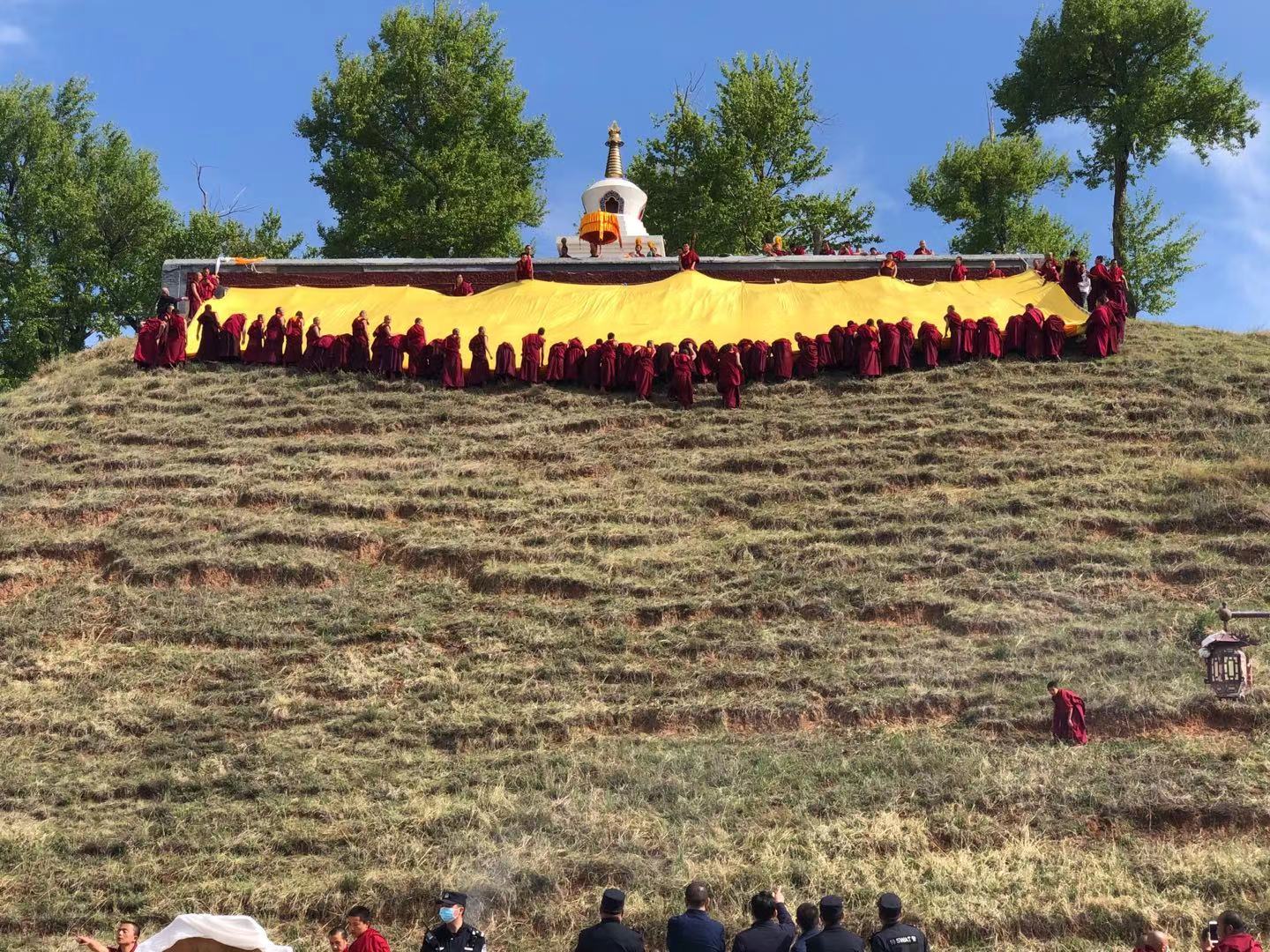 藏传佛教圣地塔尔寺四大法会——晒大佛- 青海省中国青年旅行社有限责任公司