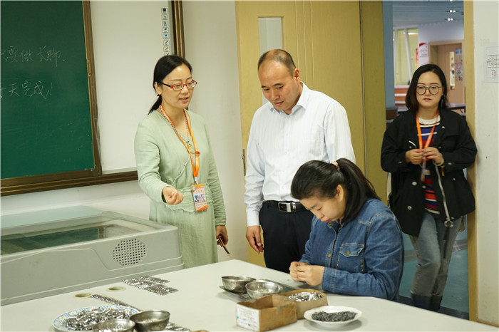 外省掛職鍛鍊 領導參觀校園-無錫市梁溪區特殊教育學校