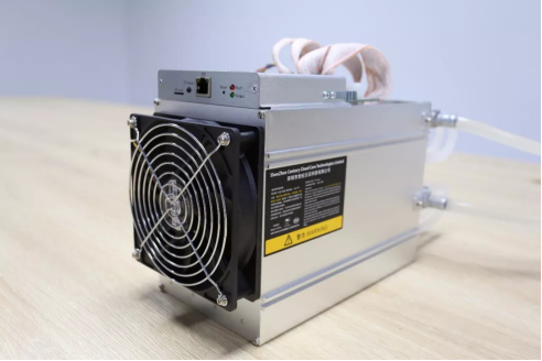 s9hydro采用4算力板 1控制板设计,从矿机上面就可以看到算力板和控制