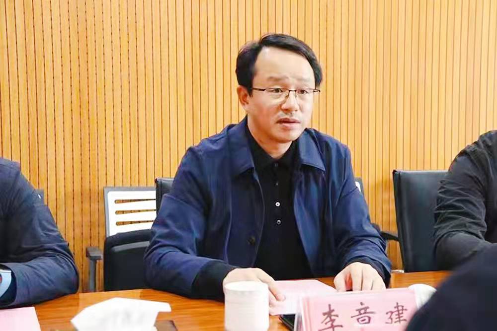 李章建代表云建绿砼对华润水泥过往给予的支持表示诚挚感谢,并介绍了