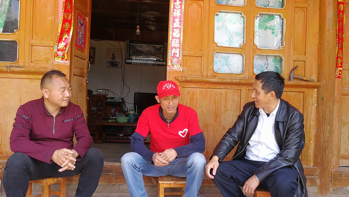 茶兴培率州人大常委会机关干部职工到挂钩村开展大遍访工作