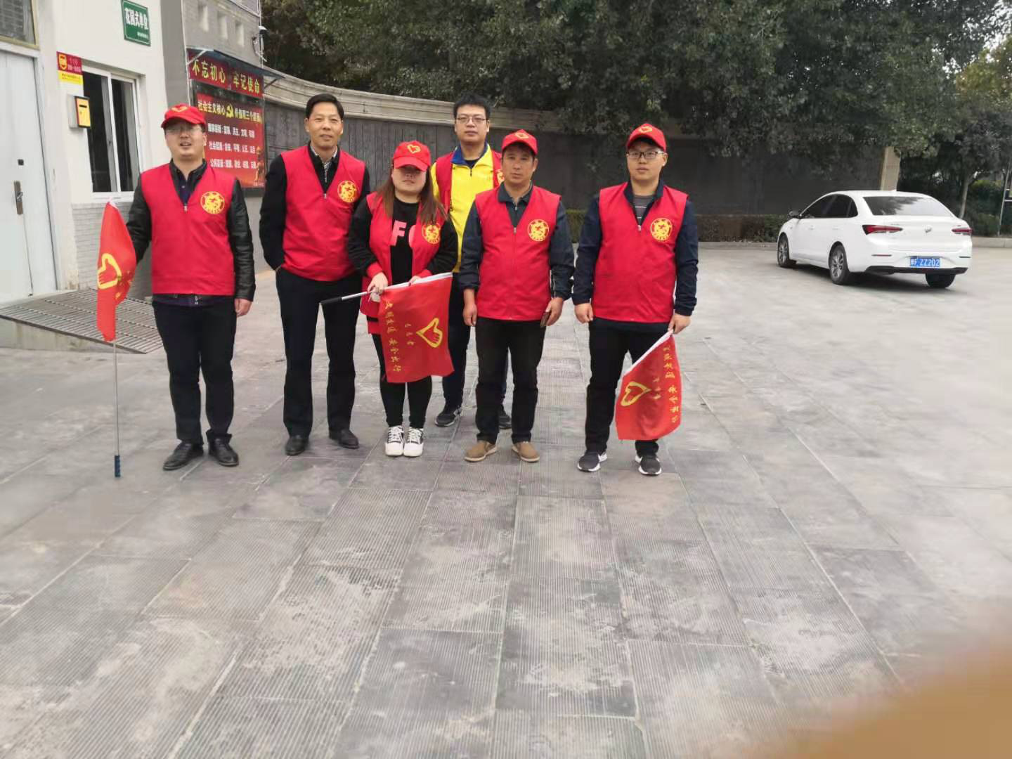 一中积极开展文明交通志愿服务1