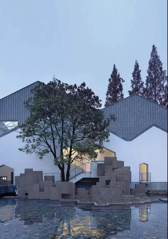 就形成了极具东方美学的生活空间 每一片小小的天地 宋卫平曾说过: "