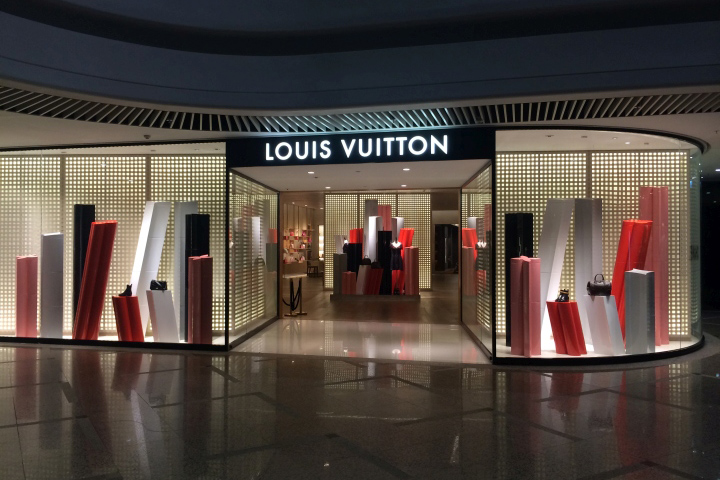 CHAMELEONVISUAL-Louis-Vuitton_bonaveri-WINDOWS-Mannequins-23