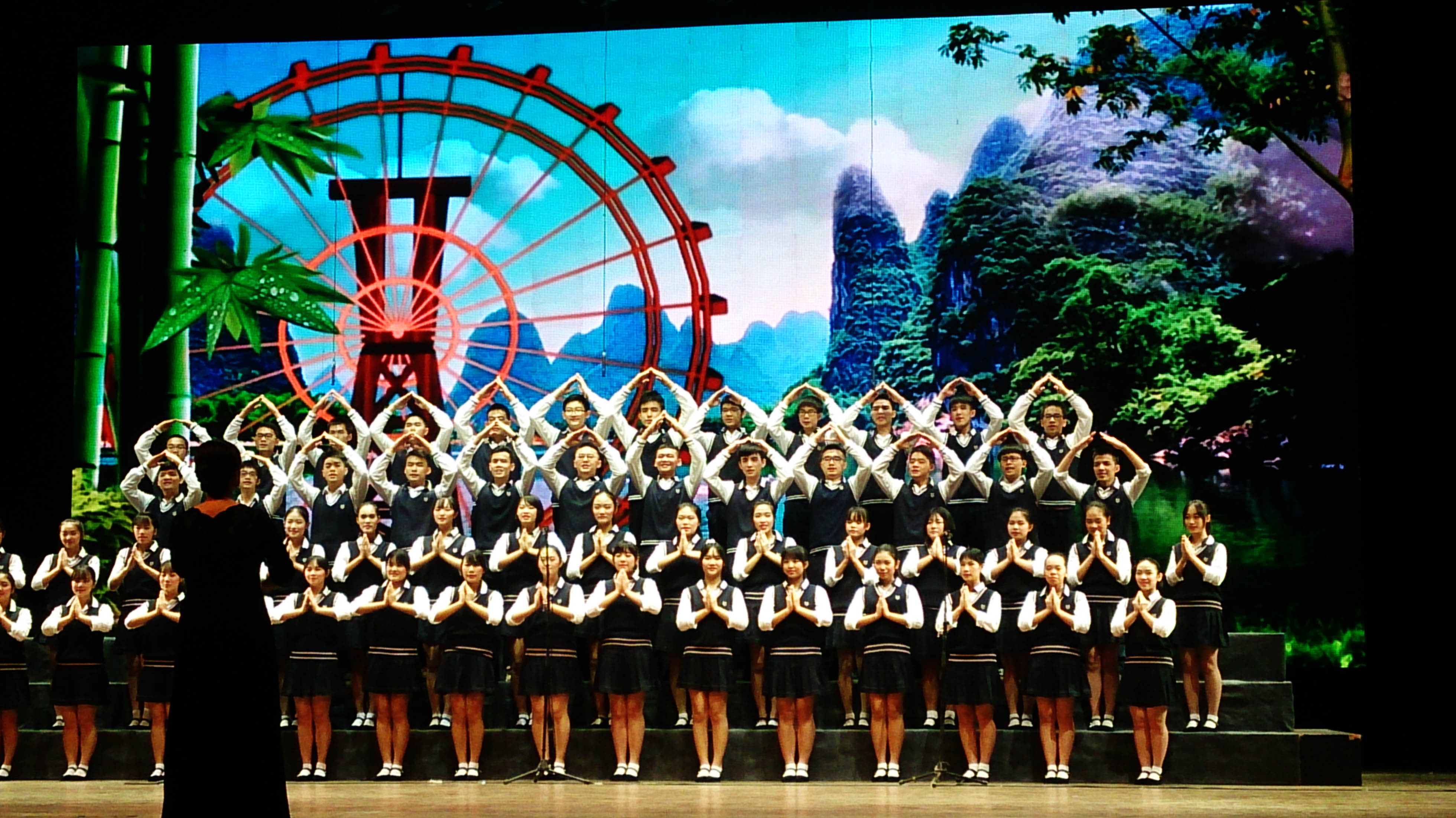 1-参加南宁市中学生艺术节合唱比赛获一等奖