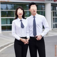 白色衬衫配领带图片