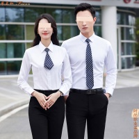 白色衬衫配领带图片e