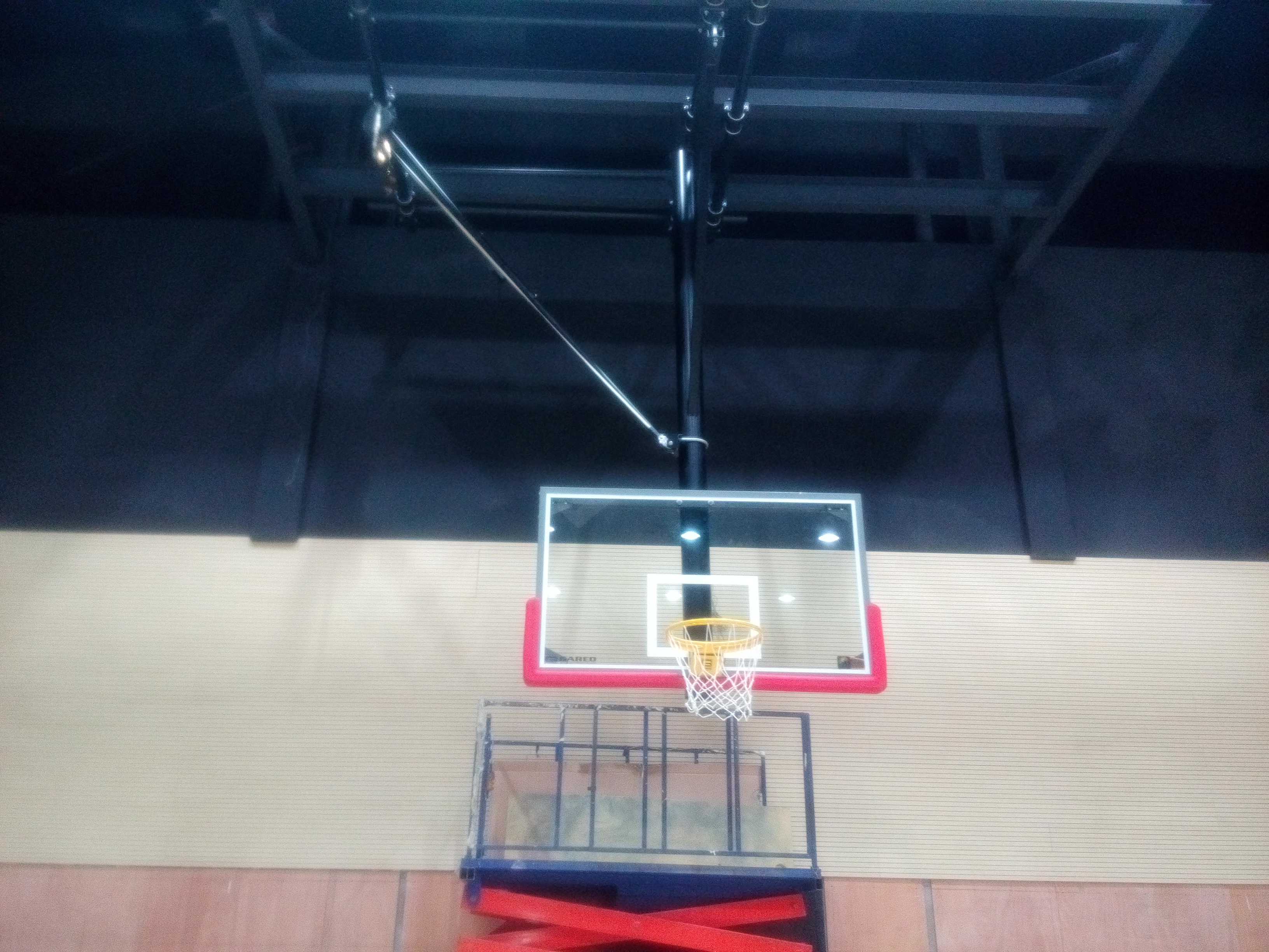 悬空折叠篮球架厂家