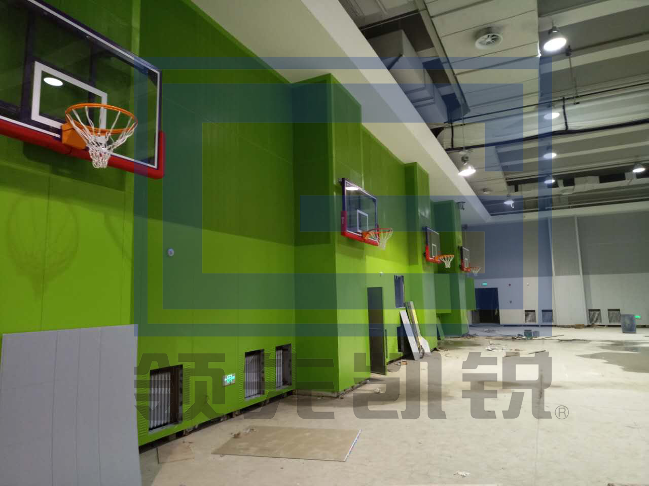 学校壁挂式篮球架
