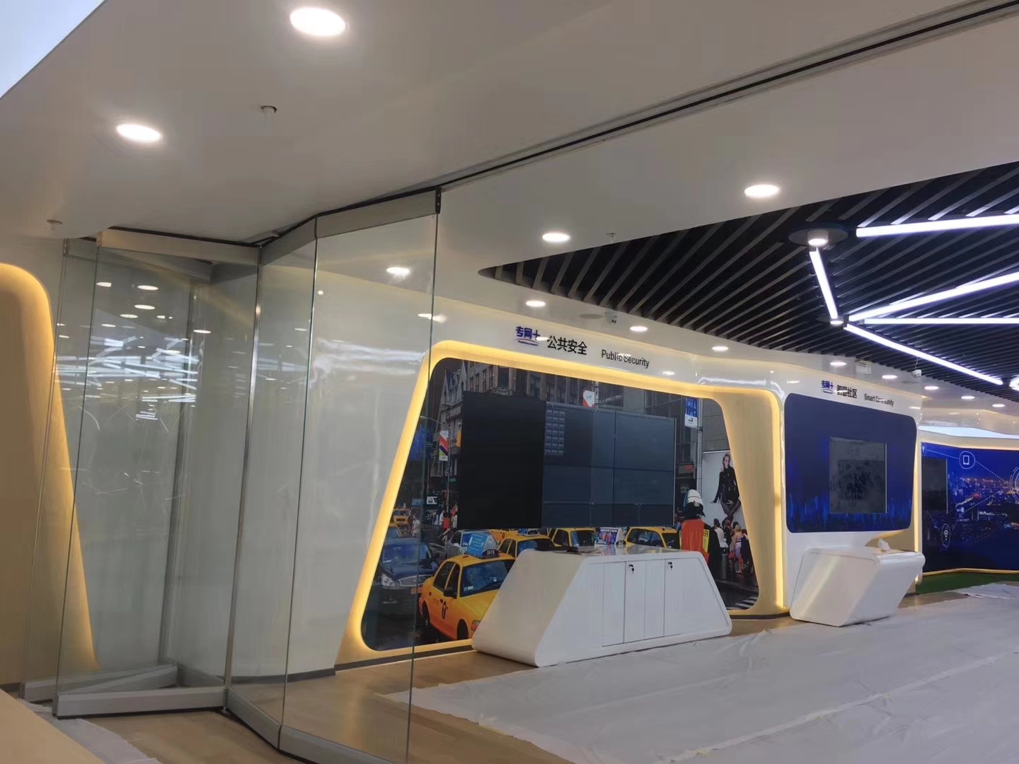 折叠自动门-上海佳灿智能科技有限公司