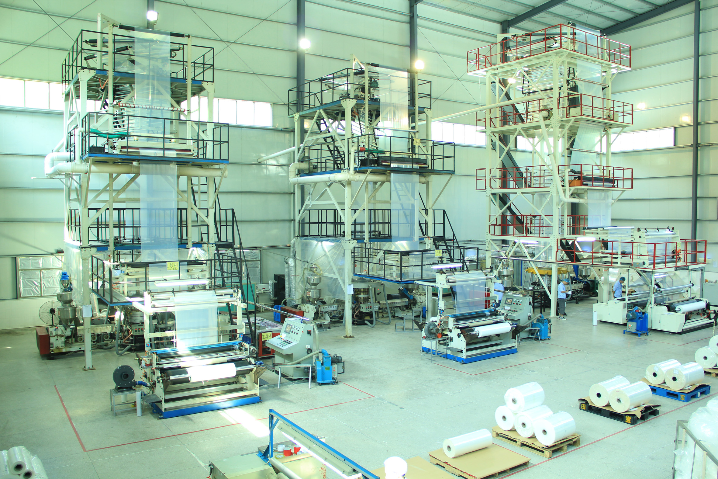 共挤膜生产Co-extrudedfilmproductionline