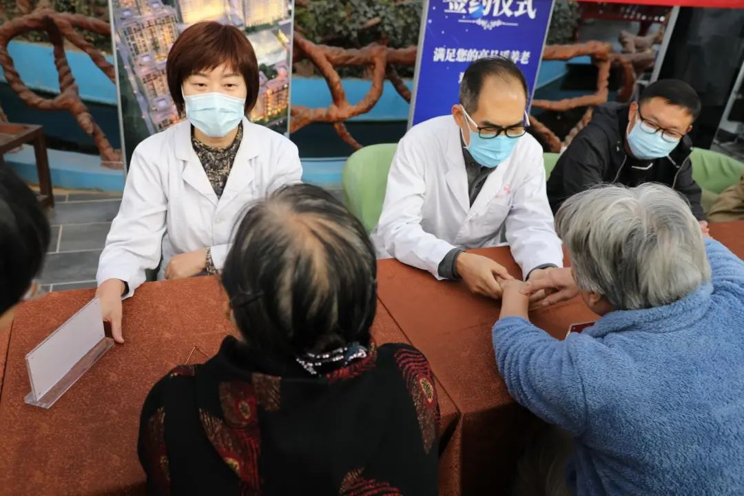 副主任康复医师;杜晓松北京开放大学心理卫生专家;孙启亮唐山市丰南区